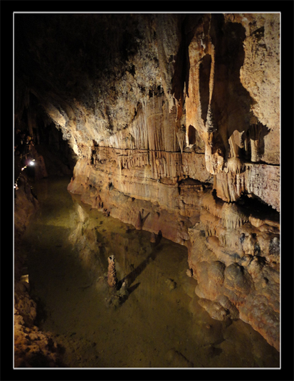 The grotte de Limousis