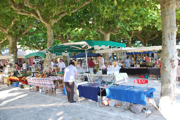 Les marchés nocturnes de l'été dans l'Aude
